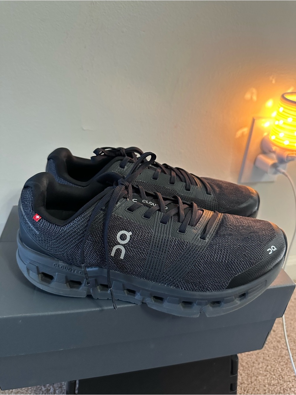 On Cloudgo, Men's Black/Eclipse o Black Shale Running Shoe. Size 9